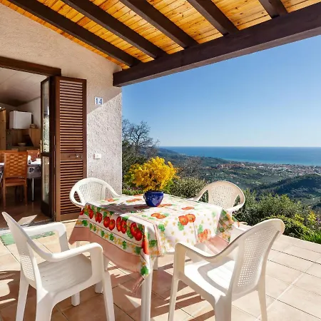 בית נופש Pleasant Holiday In Merea With Sea View *