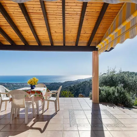Pleasant Holiday In Merea With Sea View